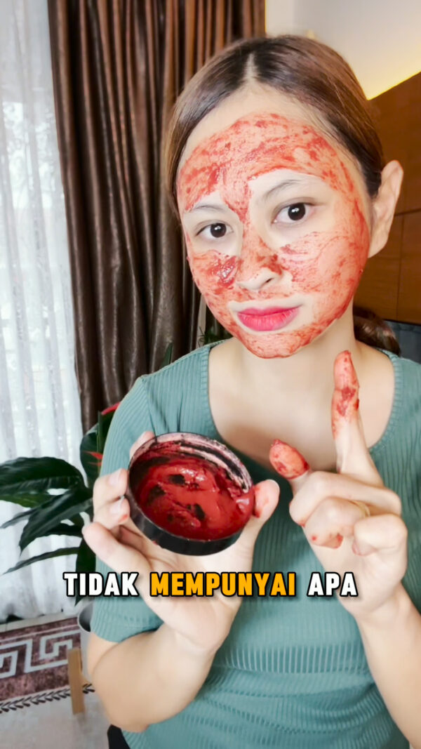 <strong>Natural Herbal Powder to Rejuvenate and Brighten the Skin</strong> Inroots Herbal Face Pack Powder is free from additives, preservatives, and artificial colourants. It contains a carefully balanced blend of 100% pure and natural ingredients that are finely milled to produce a smooth, easy-to-blend powder, packed with a synergistic blend of skin loving ingredients: <ul> <li>Sandalwood- soothes and calms the skin while improving texture</li> <li>Manjistha – Rejuvenates and detoxifies for a healthy, clear complexion.</li> <li>Wild Turmeric – Naturally brightens and evens skin tone.</li> <li>Rose Petal Powder – Gently tightens and tones the skin.</li> <li>Licorice – Lightens pigmentation and reduces breakouts in acne-prone skin.</li> </ul>